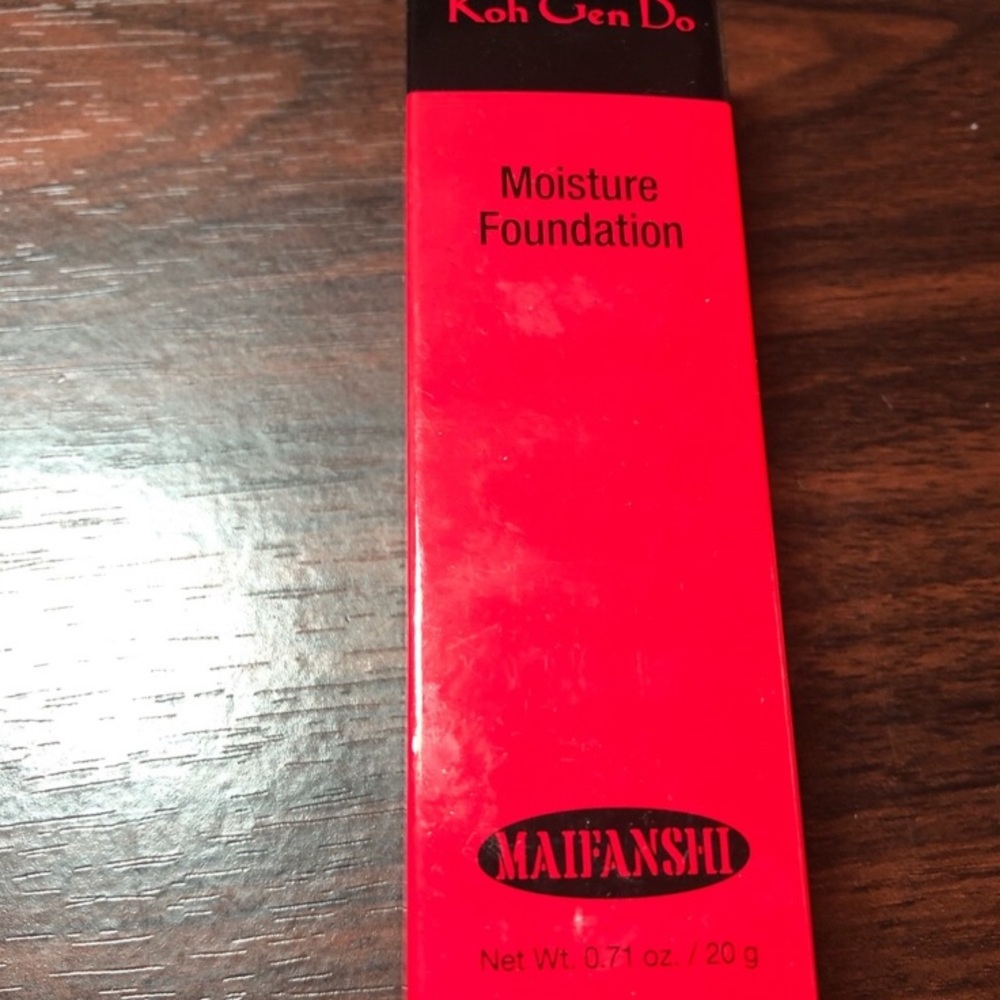 Maifanshi Moisture Foundation Shade 112